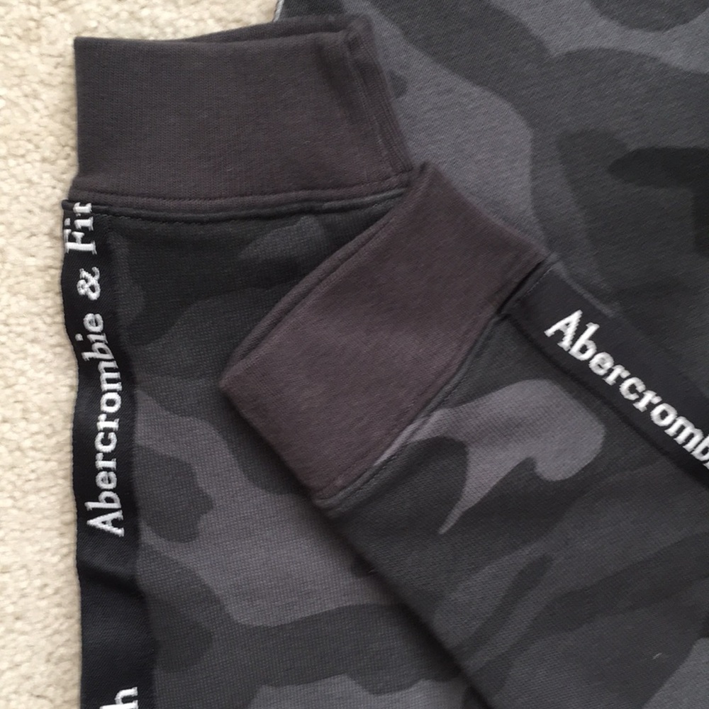 Abercrombie & Fitch XS Camouflage Sweatpants NWT - Picture 6 of 8